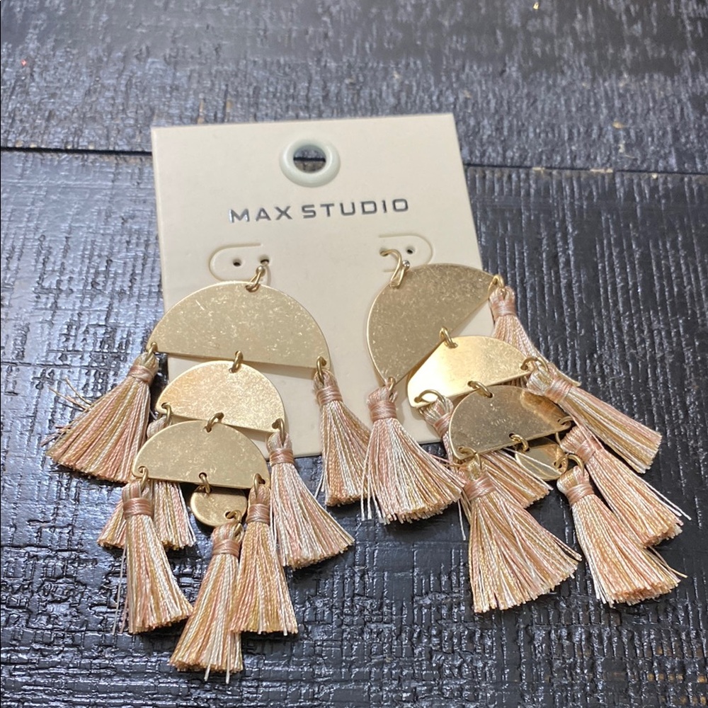 NWOT Max Studio Worn Gold Tone Tassel Earrings!